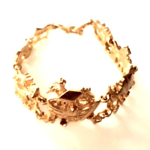 Vintage Gold Tone Noahs Ark Themed Bracelet - Picture 2 of 4